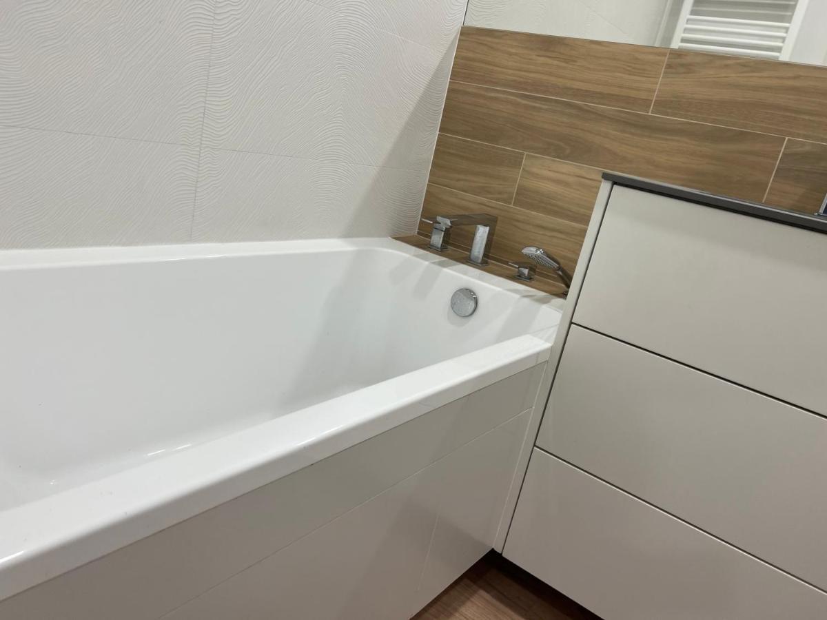 Apartament Mieszczanski Klima-Parkigfree2X-Netflix-Youtube วรอตซวาฟ ภายนอก รูปภาพ